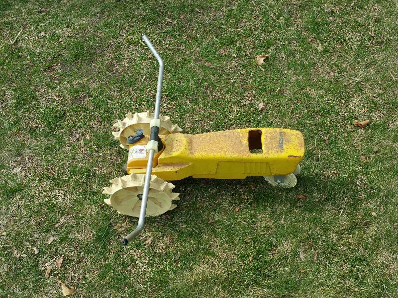 lot 33 image: Nelson Cast Iron Lawn Tractor