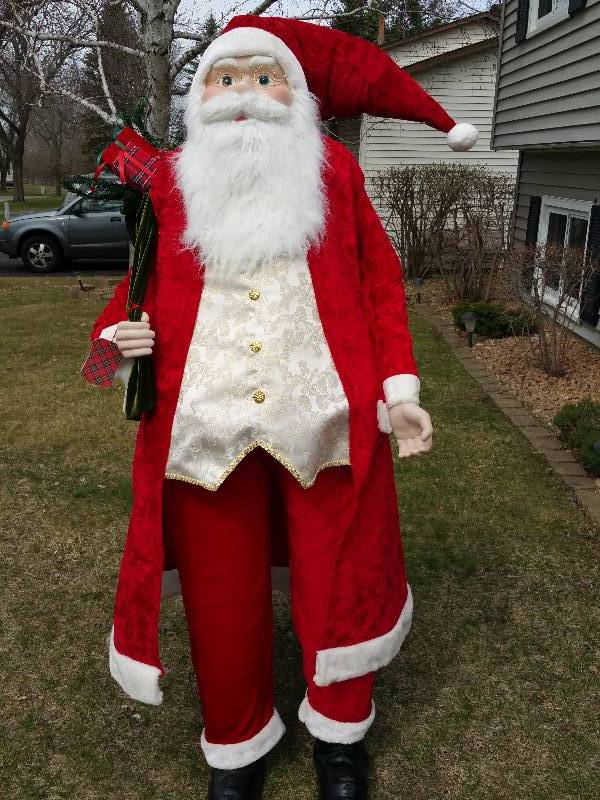 lot 40 image: Woah  6 Foot Tall Santa Claus