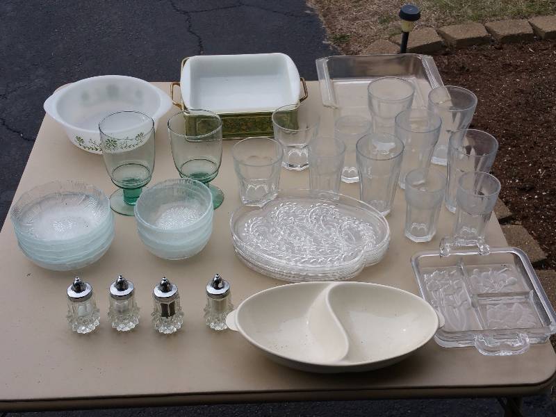 lot 93 image: Mix of Clear Glass, Salt & Peppers, Tumblers, Etc.