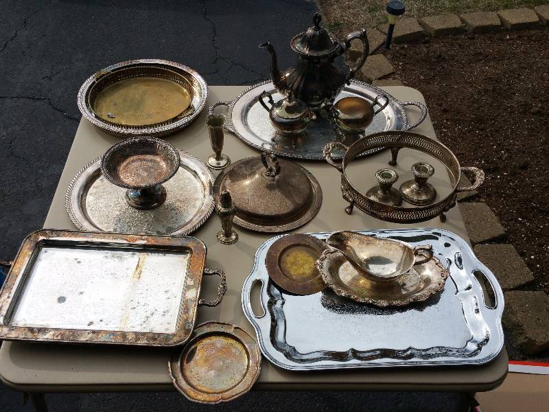 lot 98 image: Group of Sterling and Silverplate Service Pieces
