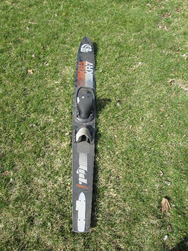 lot 53 image: EP XR-7 Slalom Water Ski