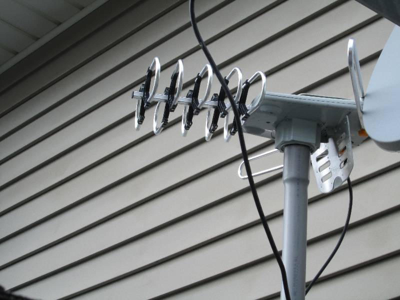 lot 105 image: UHFVHF HD Antena