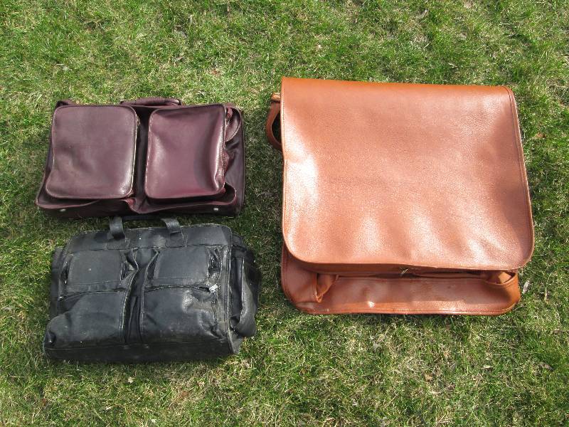 lot 109 image: (3) Attache and Computer Bags