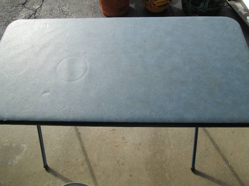 lot 115 image: Padded Top Folding Table