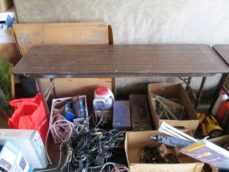 lot 117 image: 5 Foot Folding Table