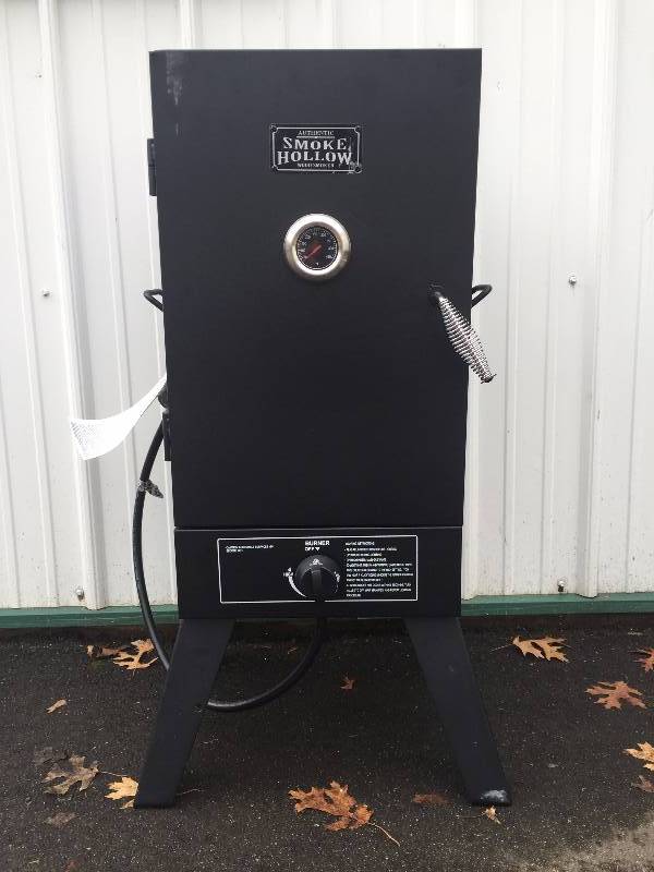 lot 1 image: Smoke Hollow Wood Smoker