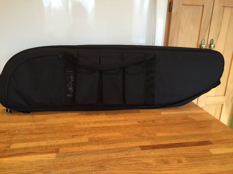 lot 11 image: Gander MTN Gun Case
