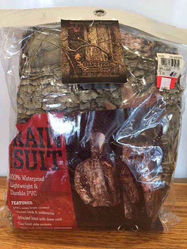 lot 18 image: Oak Tree Camouflage Rain Suit
