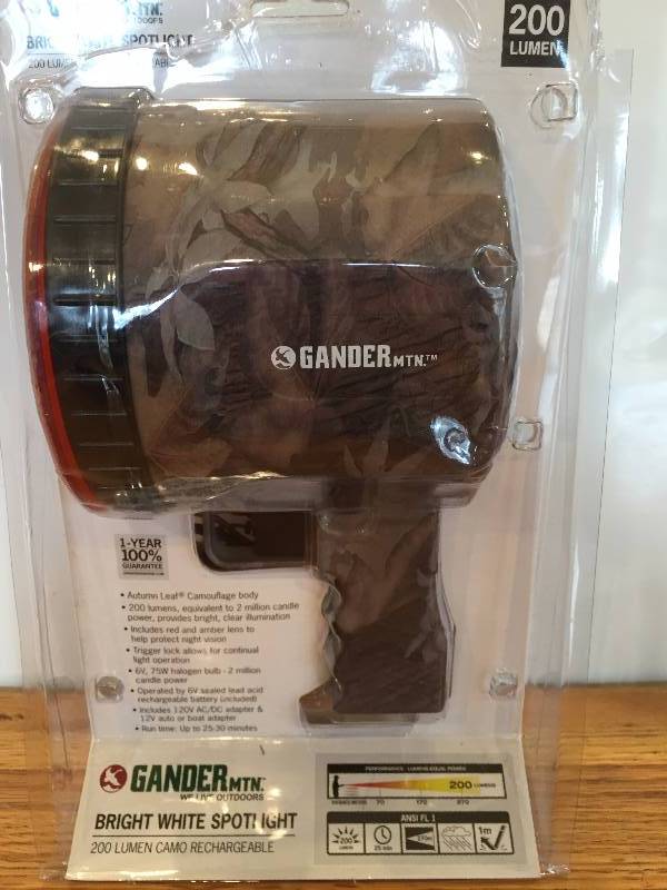 lot 59 image: Gander MTN Bright White Spotlight