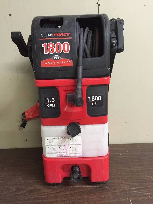 lot 60 image: Clean Force 1800 Power Washer