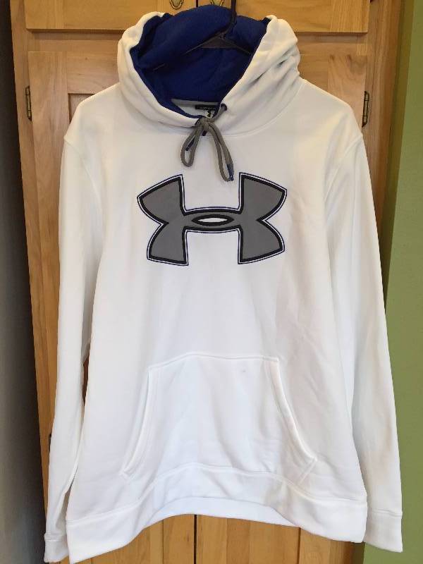 lot 69 image: Under Armour Sweatshirt