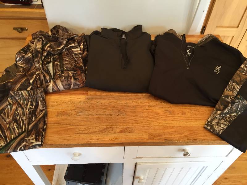 lot 75 image: Lot of Mens Half Zip Long Sleeve Shirts