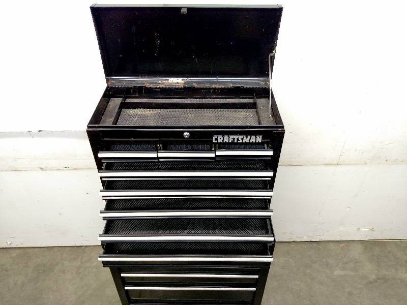 lot 5 image: Craftsman  13 Drawer Rolling Tool C...
