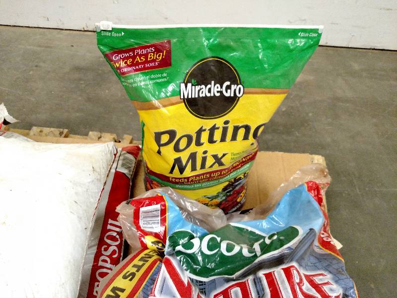 lot 192 image: Top Soil, Potting Soil, & Mulch...