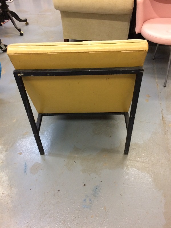 lot 10 image: Chair - possible vintage