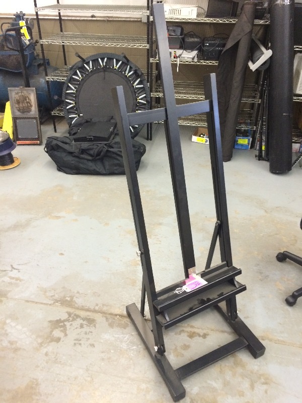 lot 22 image: Adjustable Easel