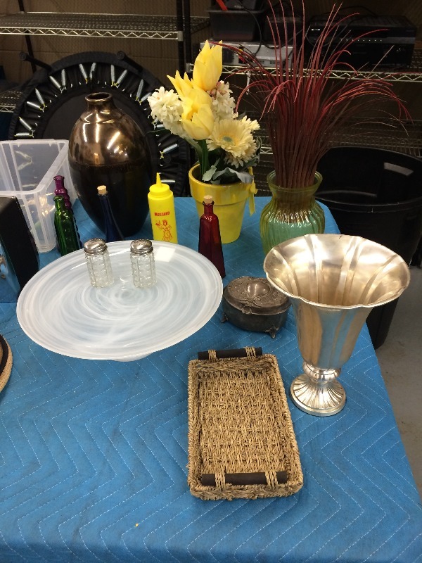 lot 31 image: Prop Items and Misc  Trash Can