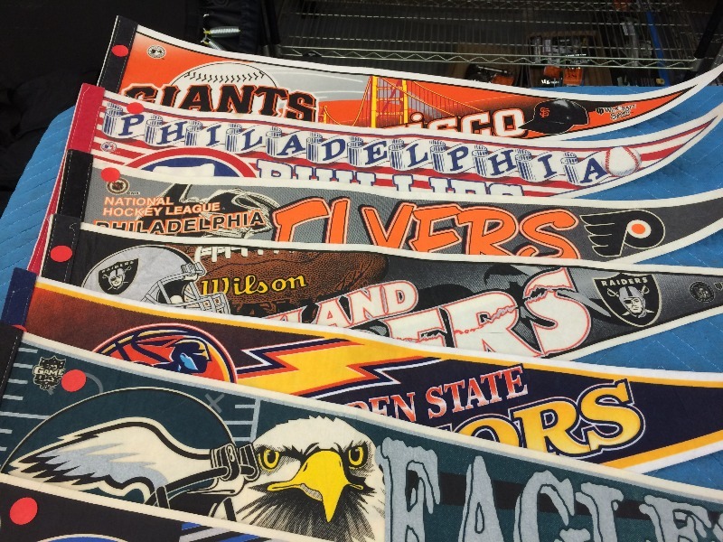 lot 34 image: Assorted Pennants - lot of 13