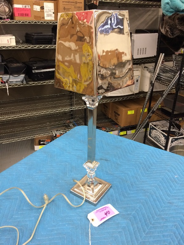 lot 40 image: Lamp  - stands 30 high   works