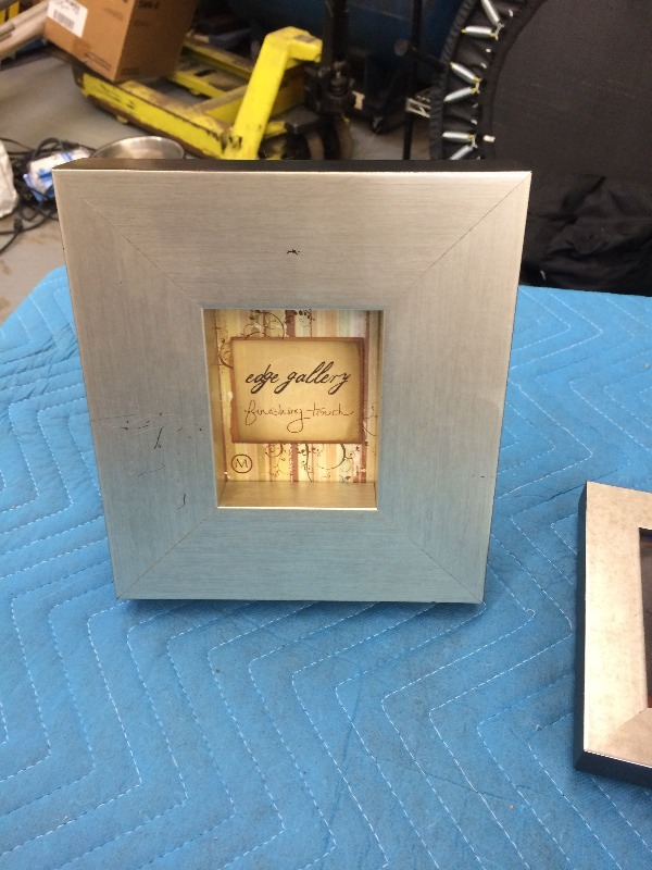 lot 48 image: Quality picture frames  Assorted sizes  - lot of 4