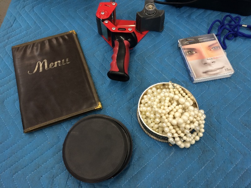 lot 49 image: Assorted lot items