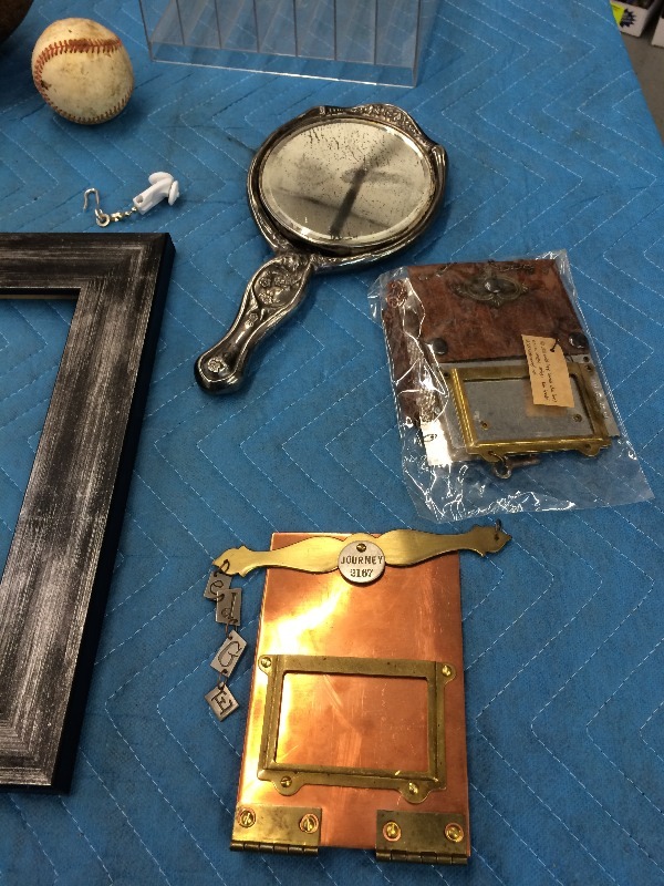 lot 50 image: Assorted lot items