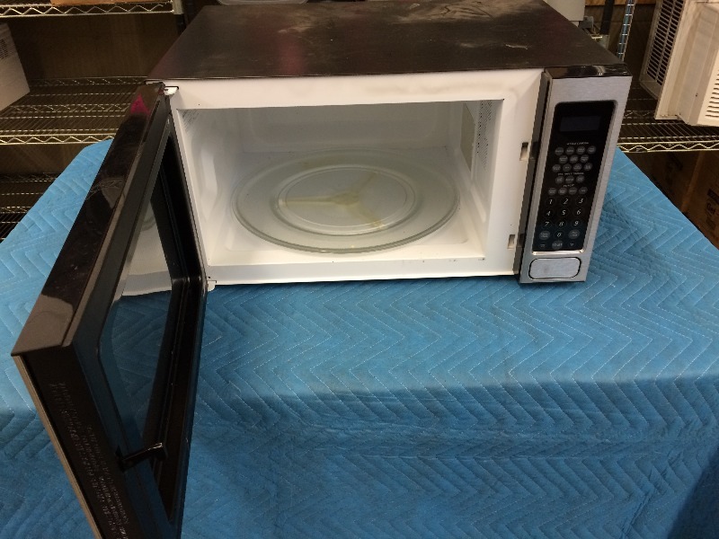 lot 84 image: Frigidaire Commercial grade Microwave - works fine