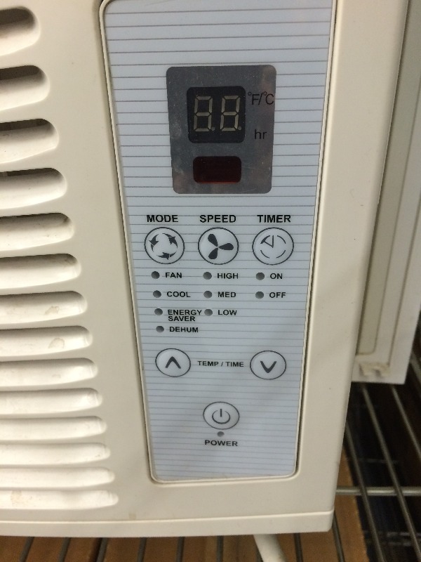 lot 87 image: Haier Window AC 10,000 btus, 115v - Works Fine Great Shape