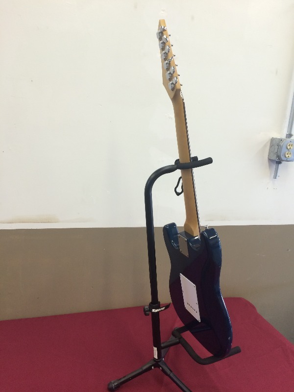 lot 4 image: Laurel 6 string electric guitar - works