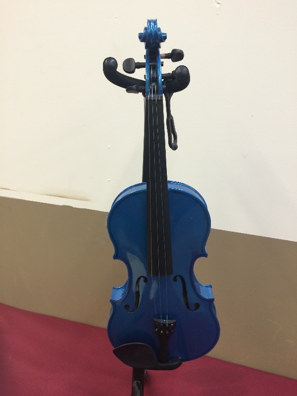 lot 18 image: Austin Bazaar Violin  very good condition  includes bow and case