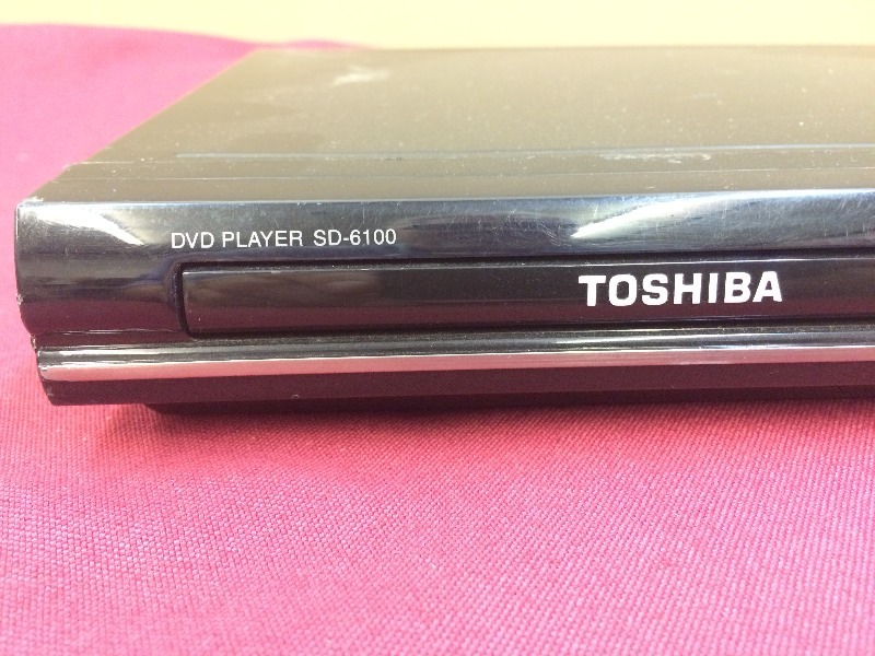 lot 30 image: Toshiba  DVD Player   works  SD 6100