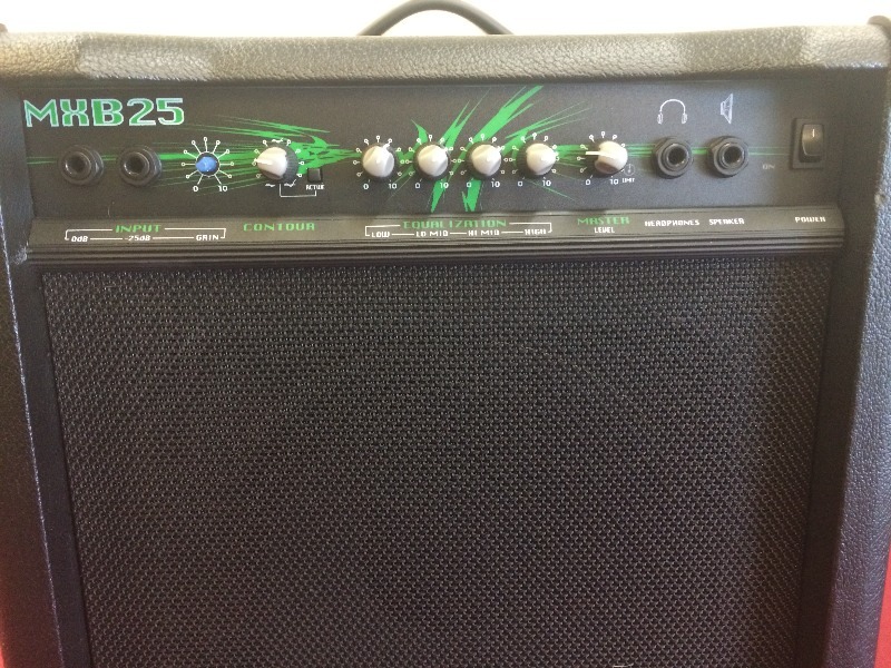 lot 49 image: Crate BASS amplifier MXB25