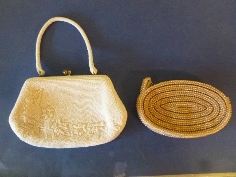 lot 30 image: Beaded Coin Purses
