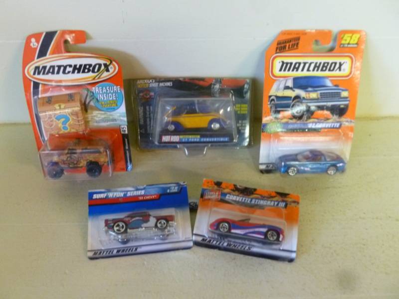 lot 36 image: Matchbox Cars