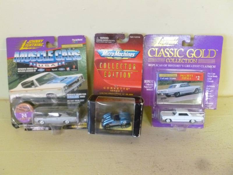 lot 37 image: Die Cast Metal Cars