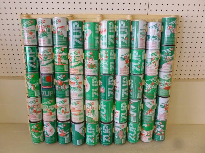 lot 52 image: Vintage 7 Up State Can Set.