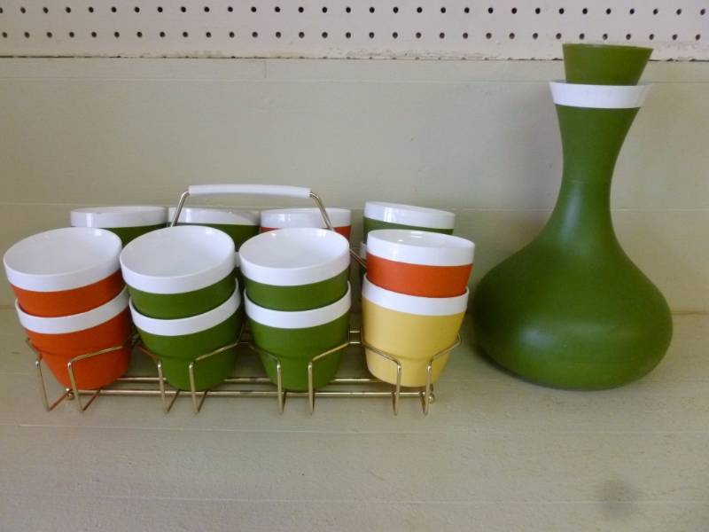 lot 69 image: Vintage Drink Set
