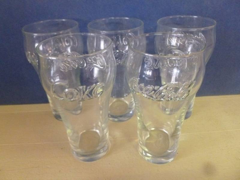 lot 76 image: Coca-Cola Glass Set