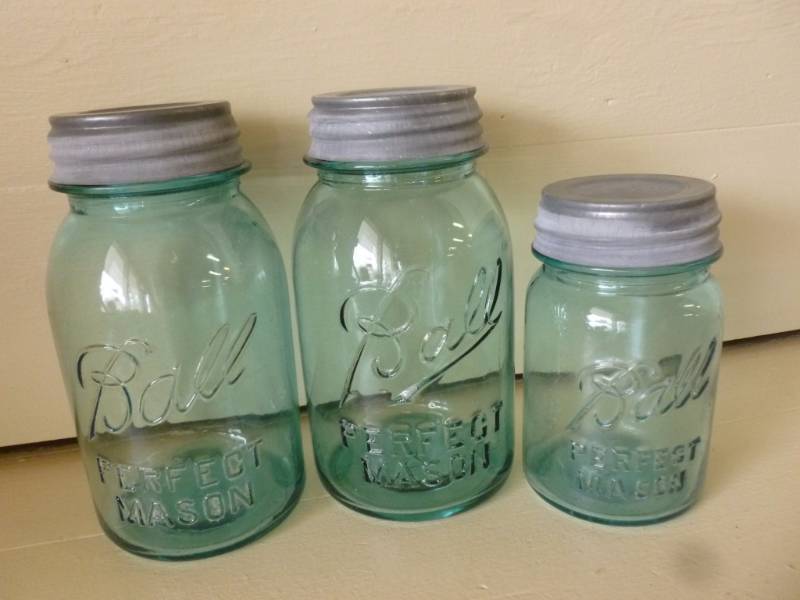 lot 77 image: Vintage Ball Jars