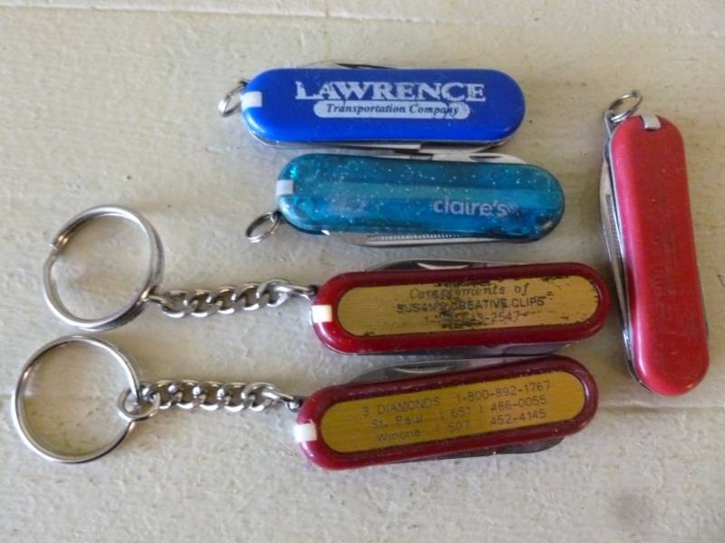 lot 94 image: Pocket Knives