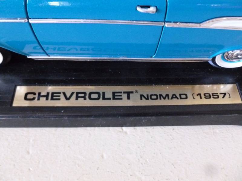 lot 99 image: Die Cast Metal Car