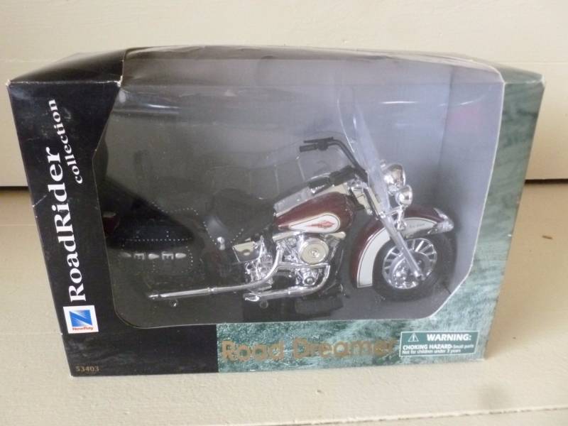 lot 104 image: New Ray Toy