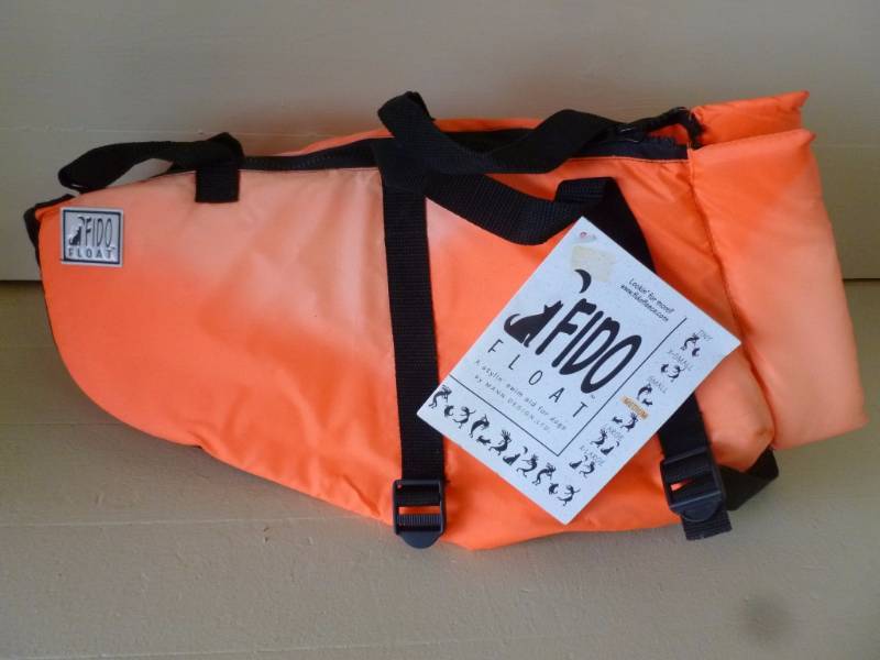 lot 113 image: Dog Life Jacket