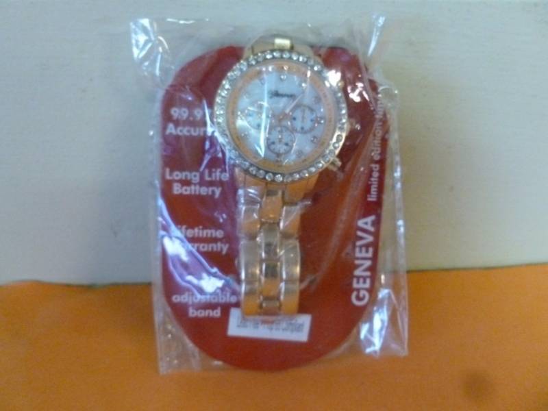 lot 178 image: Watch