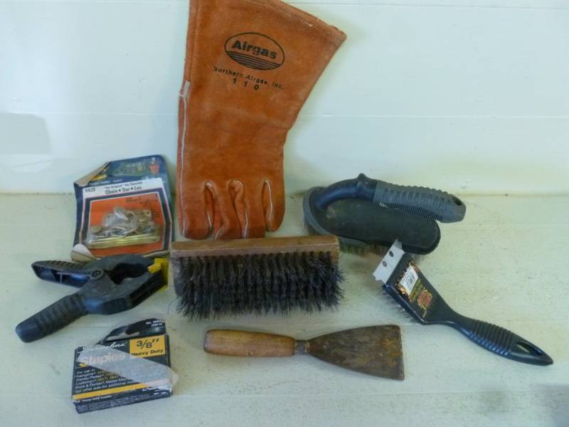 lot 222 image: Shop Items