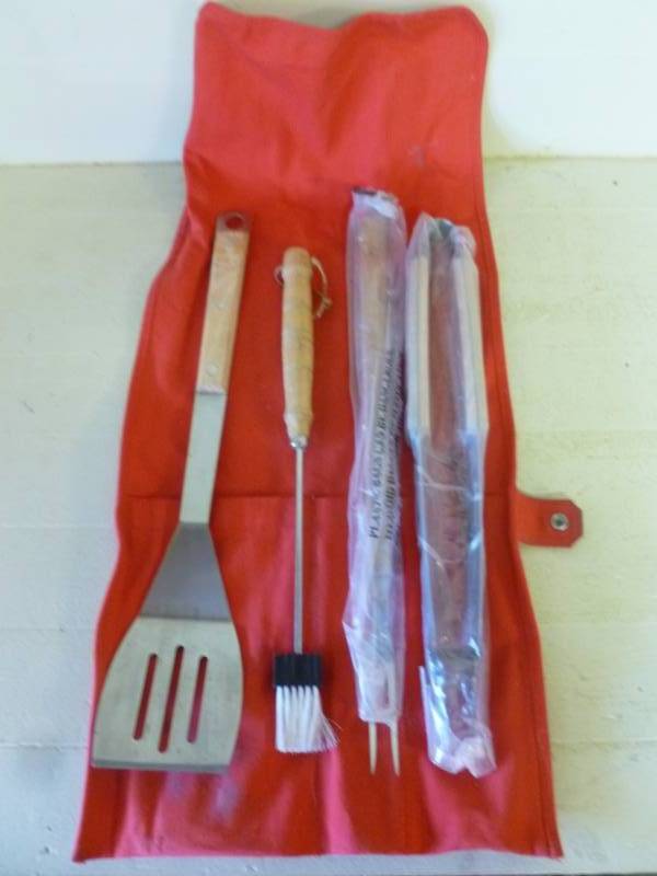 lot 267 image: Barbecue Set