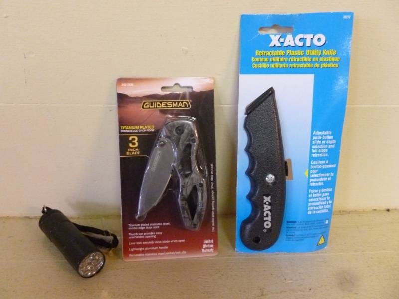 lot 289 image: Knives