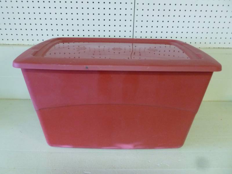 lot 293 image: Storage Tote