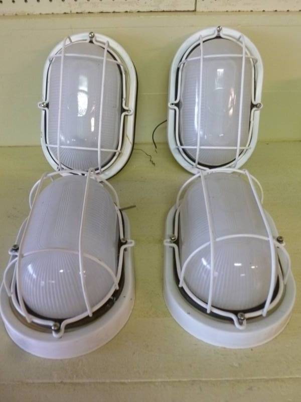 lot 299 image: Hard Wired Light Assembly