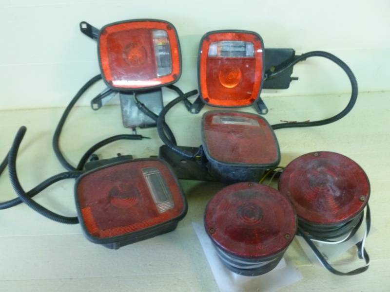 lot 300 image: Trailer Lights
